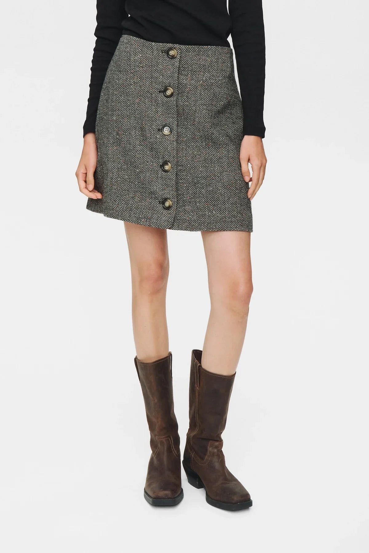 Nuavey Minirok, Caviar